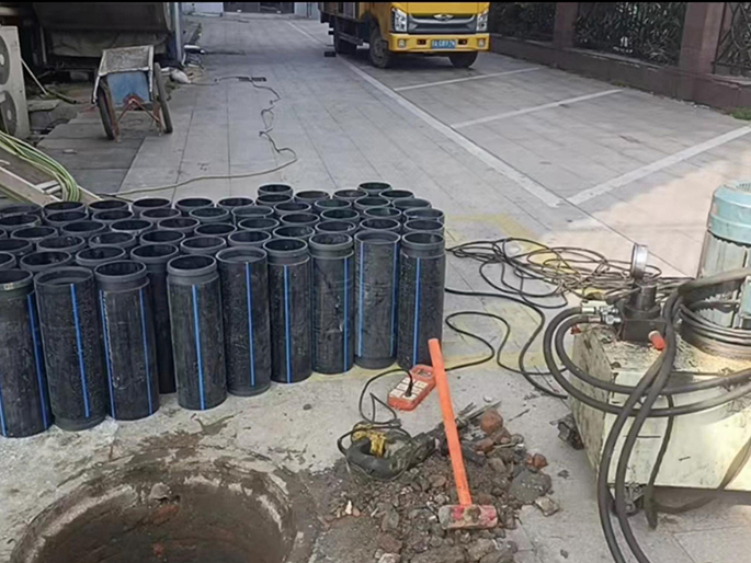 龙胜PE置换管厂家 DN315置换管 非开挖管短管置换